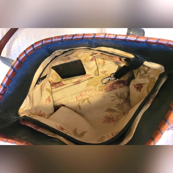 Vintage Brighton Pebbled Leather Shoulder Bag. Brown trim and hand1les. - Picture 10 of 13